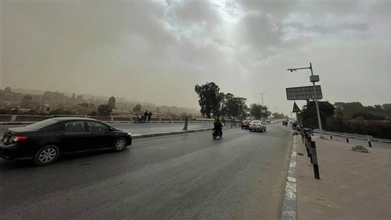 تقلبات حادة.. هيئة الأرصاد تحذر من ظواهر جوية تضرب المحافظات خلال أيام